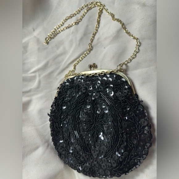 Vintage Elegant Beaded Sequins Black Clutch Bag with Gold Chain Made In HongKong